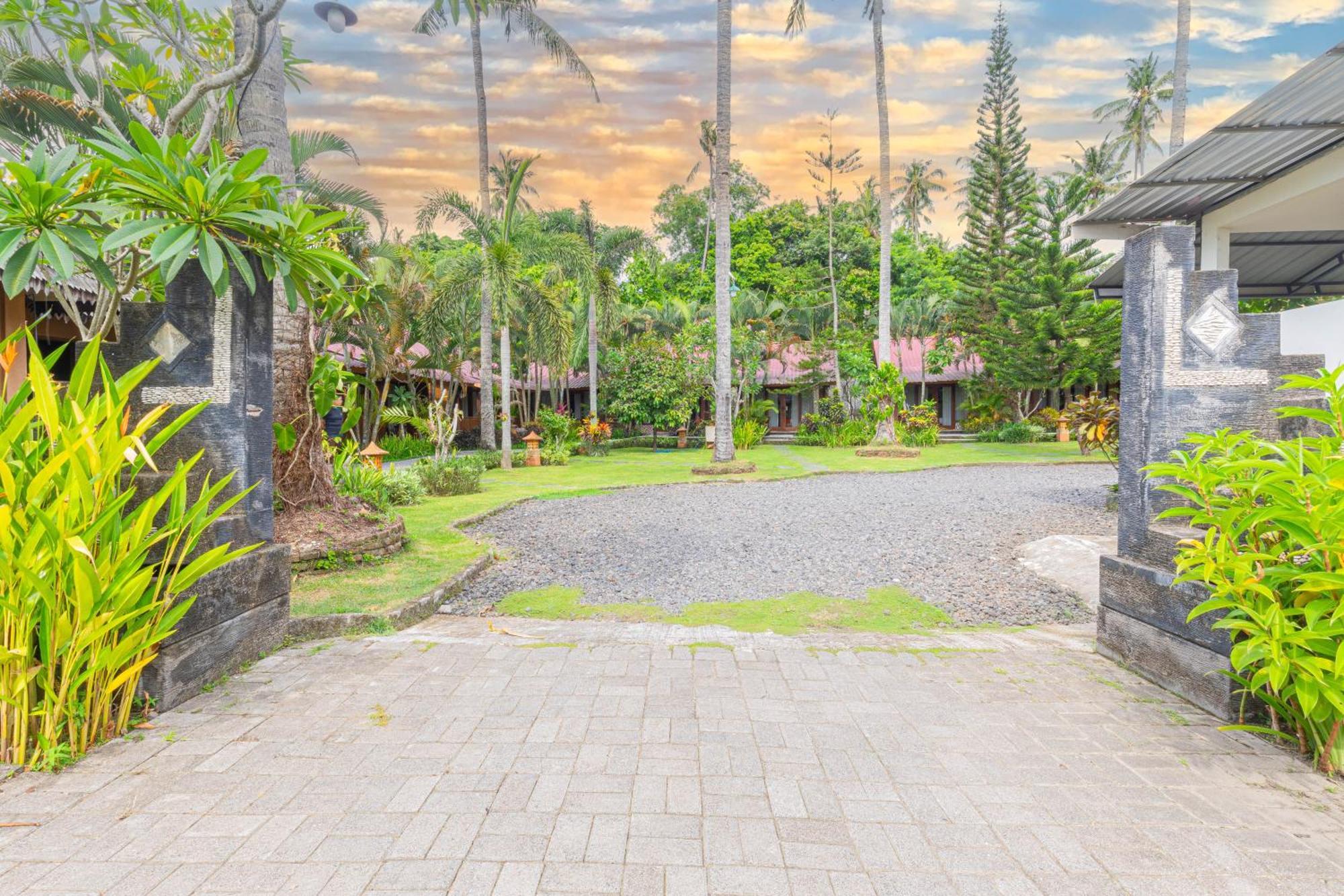 Green Asri Hotel Senggigi Exterior foto